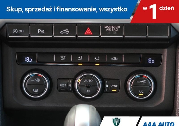 Volkswagen Amarok cena 135000 przebieg: 119320, rok produkcji 2018 z Przemyśl małe 436